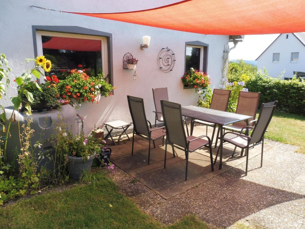 Apartment With Terrace And Pool In The Garden Pracht エクステリア 写真