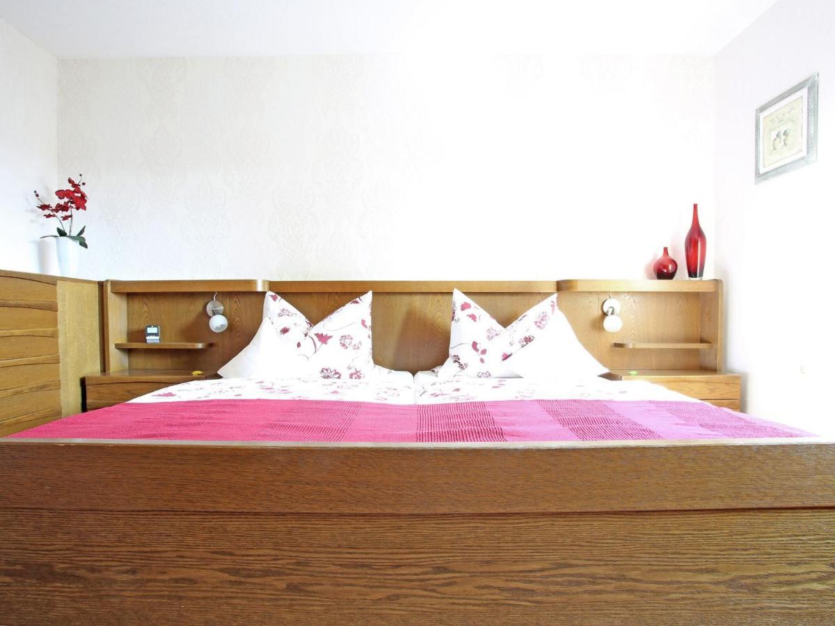 Apartment With Terrace And Pool In The Garden Pracht エクステリア 写真